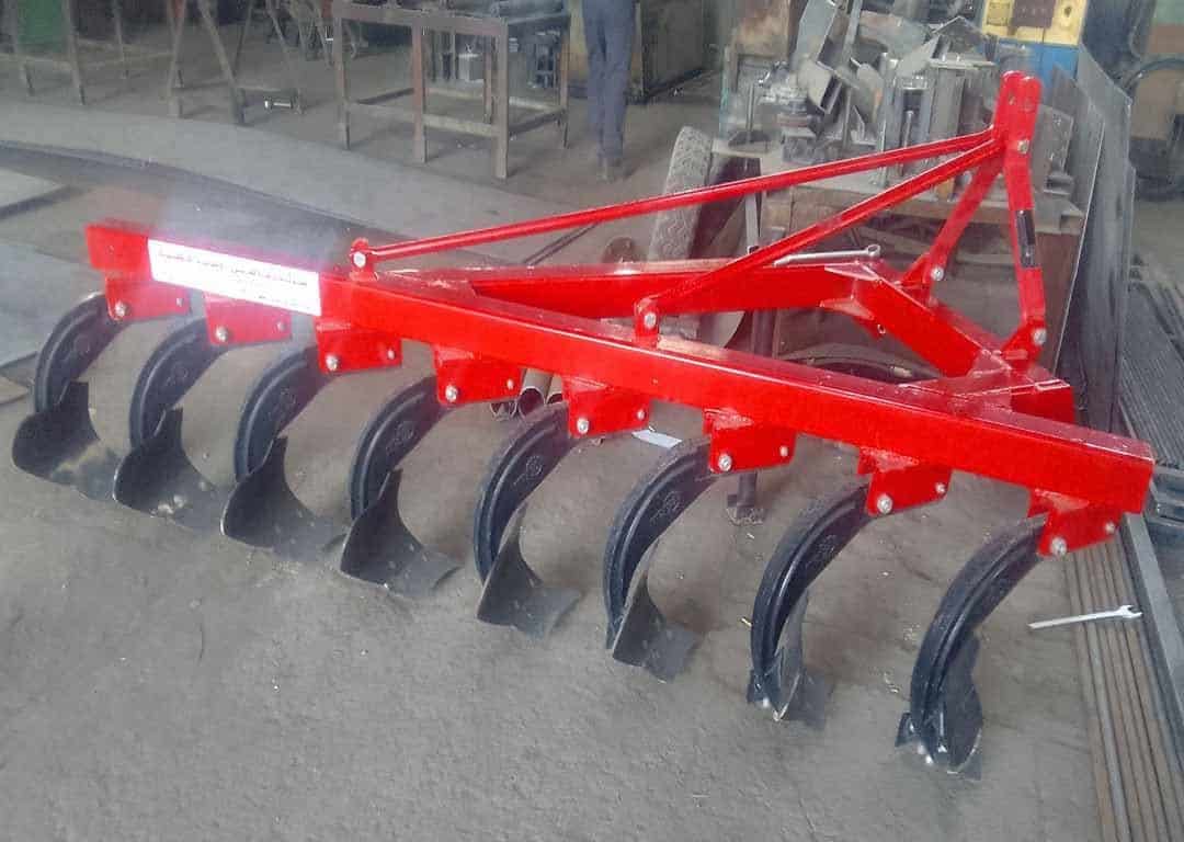 تصویر 3 از گاوآهن شخمیران با ساختار هماهنگ حرکتی و قدرتمند